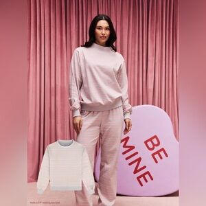 Parke XXL Valentines Day Striped Mockneck Sweatshirt. 💕⚡️